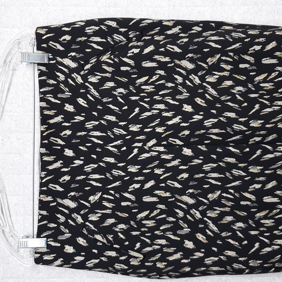 Chico's Fabulously Slimming Splatter Pattern Knit Ankle Pants - Picture 3 of 8